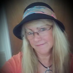 Meet your Posher, Deana